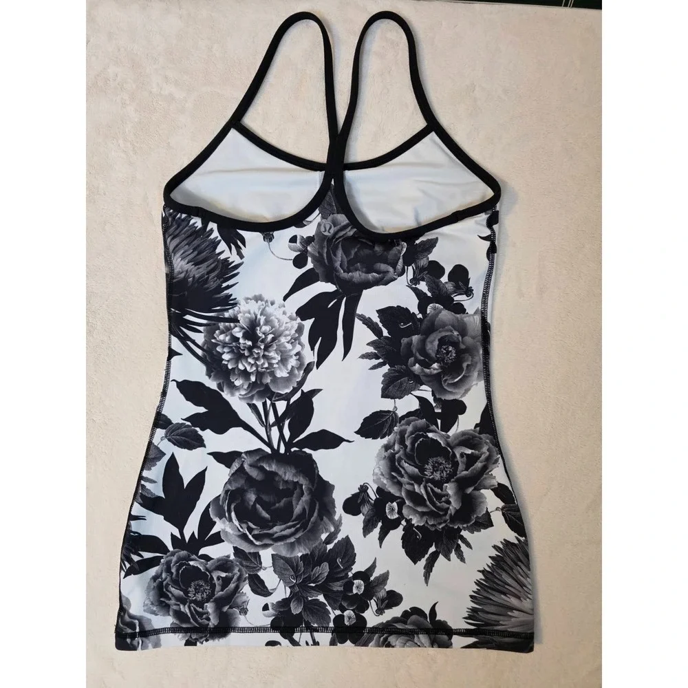 Lululemon Women's‎ Top Size 4 White Black Cool Racerback Brisk Bloom Yoga Floral